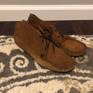 Minnetonka suede ankle boot. Women’s size 9.5